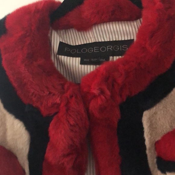 Beautiful coat - Picture 2 of 4